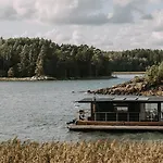 Houseboat & Sauna Lux