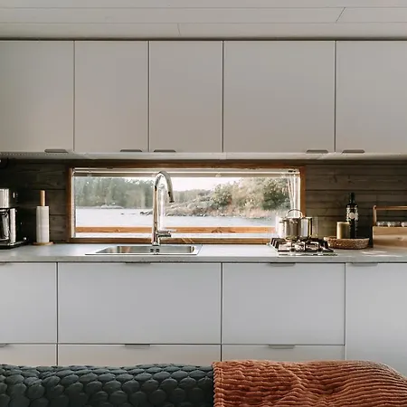 Houseboat & Sauna Lux