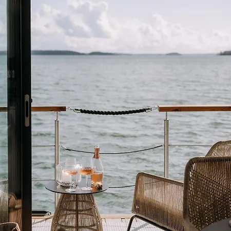 Houseboat & Sauna Lux