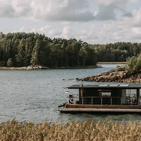 Houseboat & Sauna Lux