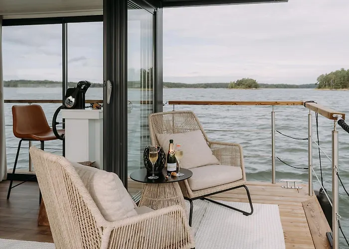 Botel Houseboat & Sauna Lux