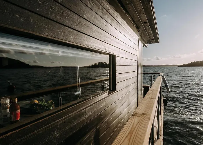 Houseboat & Sauna Lux