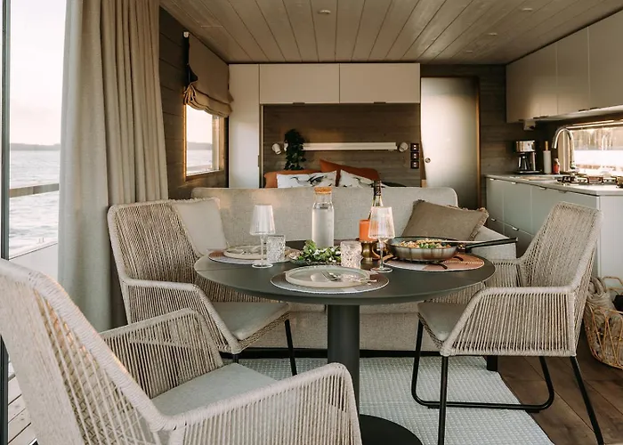 Houseboat & Sauna Lux Bateau-hôtel