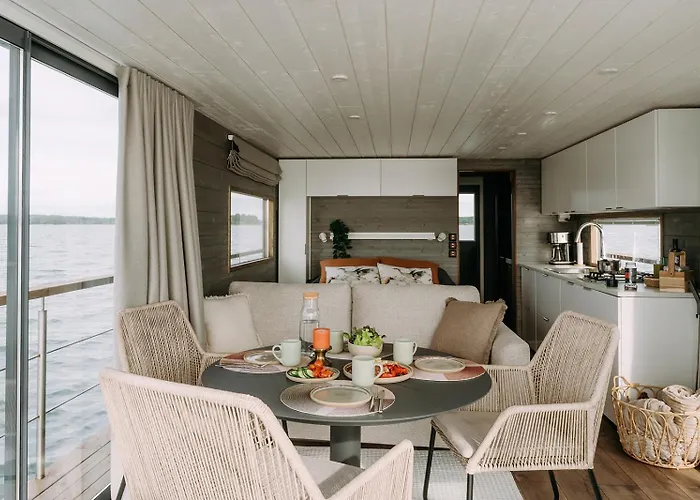 Houseboat & Sauna Lux * Naantali